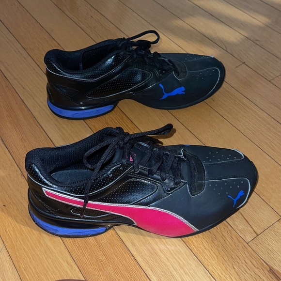 Ladies Puma Sneakers - Picture 2 of 7